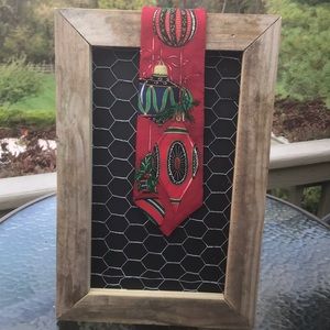NWOT Holiday men’s tie - holiday decoration